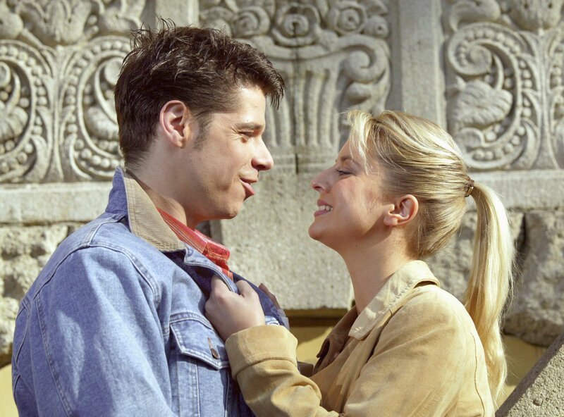 Vladi (Stephen Dürr) und seine Freundin Nicole (Katrin Weißer). – Bild: MDR/​Krajewski