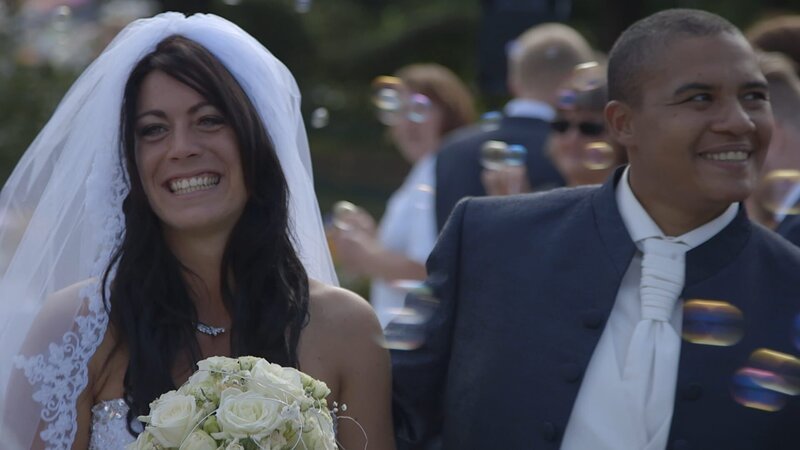 Thumbnails für die Mediatheks Doku-Serie „Die Liebe ist eine Baustelle – 4.Paare. 8.Jahre.“ (mehrere Folgen: Folge 1: Glück; Folge 2: Durcheinander; Folge 3: Krise; Folge 4: Schicksal; Folge 5: Weitertanzen) – Bild: rbb Presse & Information /​ Keil Kruska Film