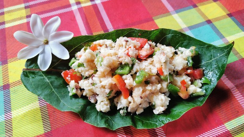 Zu Tisch Tahiti – Französisch Polynesien Taboulé aus Brotfrucht – Bild: SRF/​Berlin Producers/​Laureline Reynaud