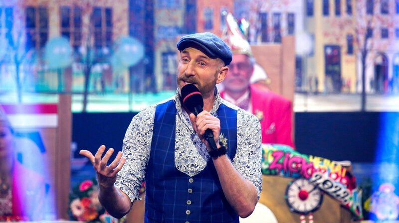 Jedes Jahr am Rosenmontag findet die traditionelle ARD-Fernsehsitzung im Ersten statt. Mit dabei: Martin Schopps. – Bild: WDR/​Dirk Borm