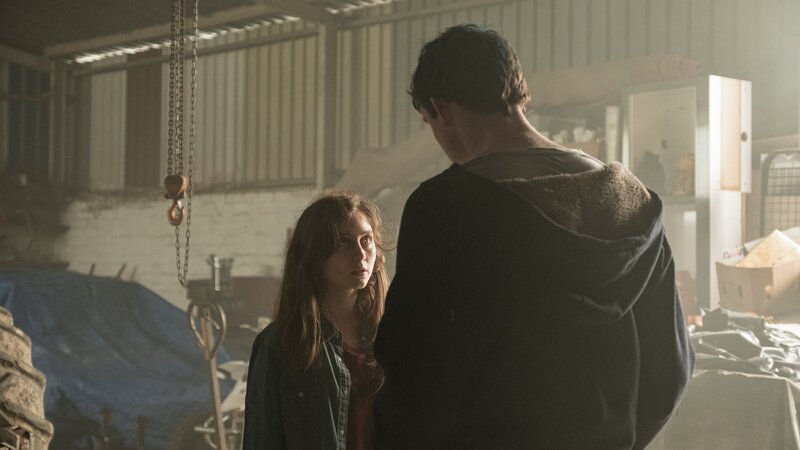 Drama: Michele (perp) and Michael (perp) talk in the barn earnestly. – Bild: Discovery Communications, LLC /​ Raquel Fernandes