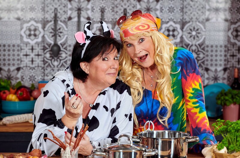 v.li.: Petra (Petra Binder) und Doris (Doris Reichenauer) – Bild: SWR/​movingpicturez