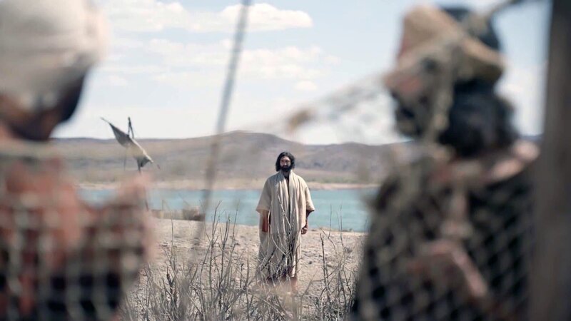 Jesus von Nazare (Selva Rasalingam) beruft die ersten Juenger – Bild: BBL