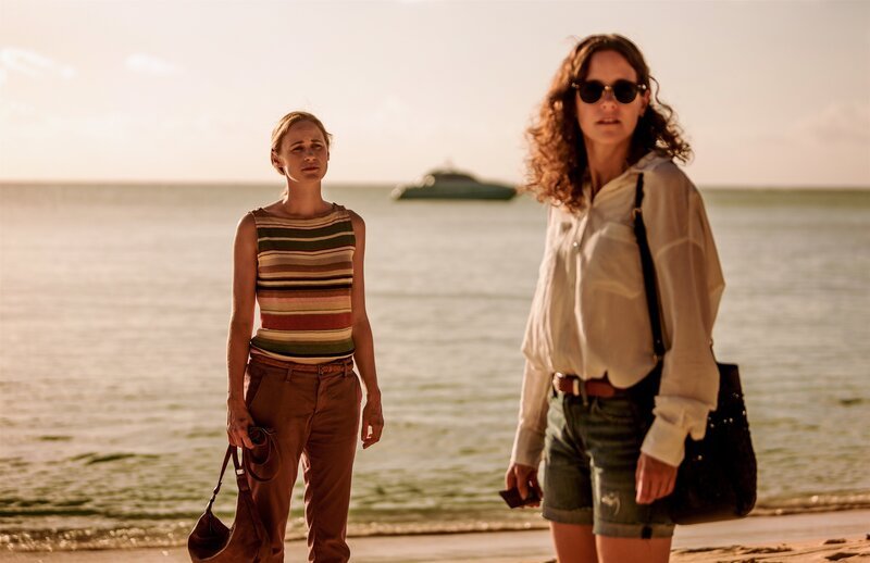 Inez Bjørg David (Jenny), Anja Knauer (Filipa Wagner). – Bild: ORF 2