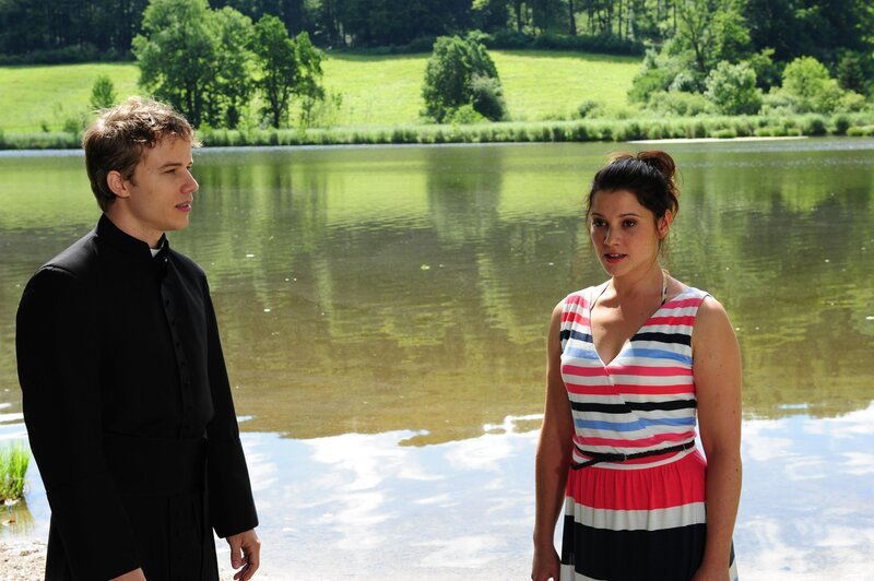 Martin (David Paryla, l.); Kira (Mareike Lindenmeyer, r.) – Bild: Ann Paur