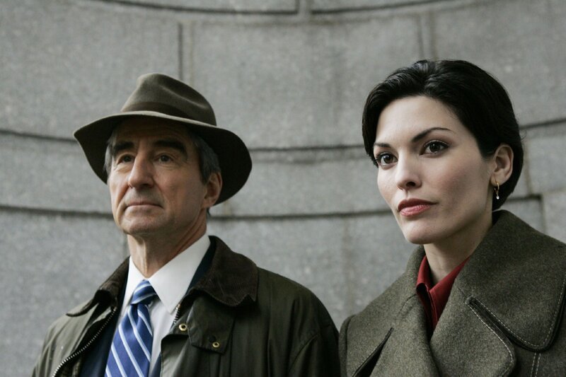 LAW & ORDER -- „Corner Office“ Episode 17010 -- Pictured: (l-r) Sam Waterston as Executive Assistant District Attorney Jack McCoy, Alana De La Garza as Connie Rubriosa. – Bild: RTL