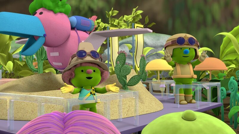 Die Bewohner aus dem Wüstendorf zeigen in der Parade, welch schöne Vögel sie in ihrer Gegend haben. – Bild: KiKA/​The Jim Henson Company/​DHX Media