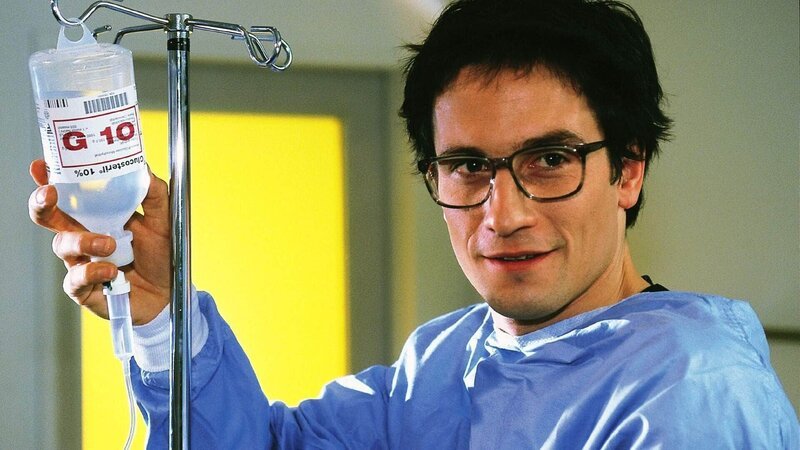 Neu dabei: Oliver Mommsen als Unfallchirurg Dr. Tim Eckert – Bild: MG RTL D /​ Elke Werner