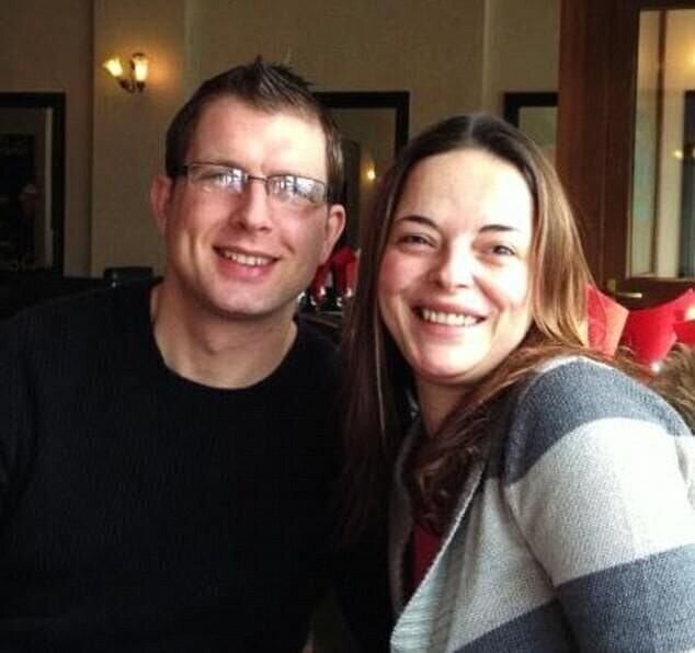 Anthony Roberts (l.), Guida Rufino – Bild: RTL /​ FIRSTLOOKTV