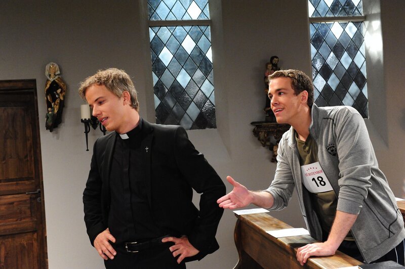 Martin (David Paryla, l.); Xaver (Jan van Weyde, r.) – Bild: Ann Paur