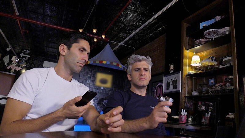 L-R: Nev, Max – Bild: Paramount