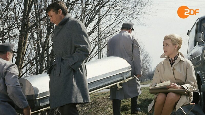 Helga Lauer (Emily Reuer, re.) – Bild: Heimatkanal