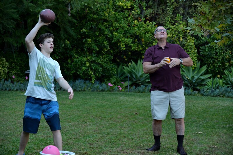 L-R: Luke Dunphy (Nolan Gould), Jay Pritchett (Ed O’Neill) – Bild: Deborah Kates Fine Photography