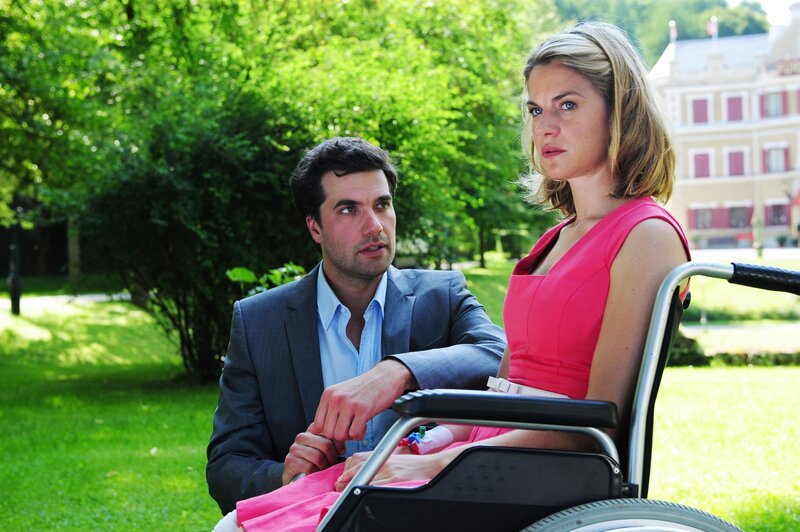 Konstantin (Moritz Tittel, l.); Marlene (Lucy Scherer, r.) – Bild: ProSiebenSat.1 Media SE