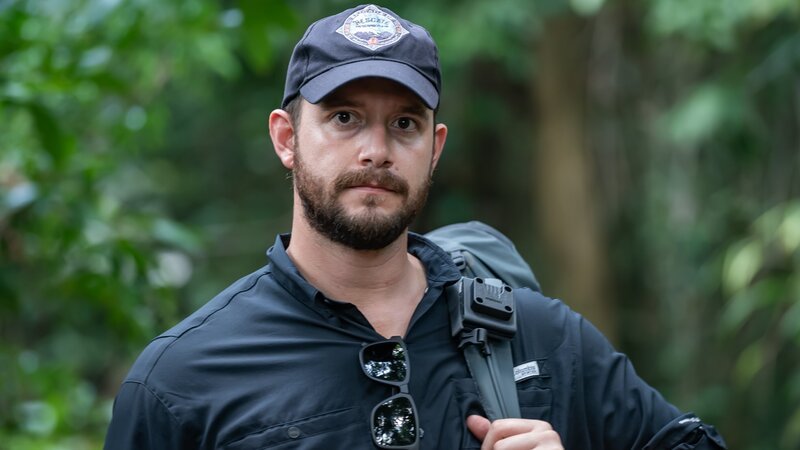 Diego Lizarzaburu in the jungle, Brazil – Bild: Warner Bros. Discovery, Inc.