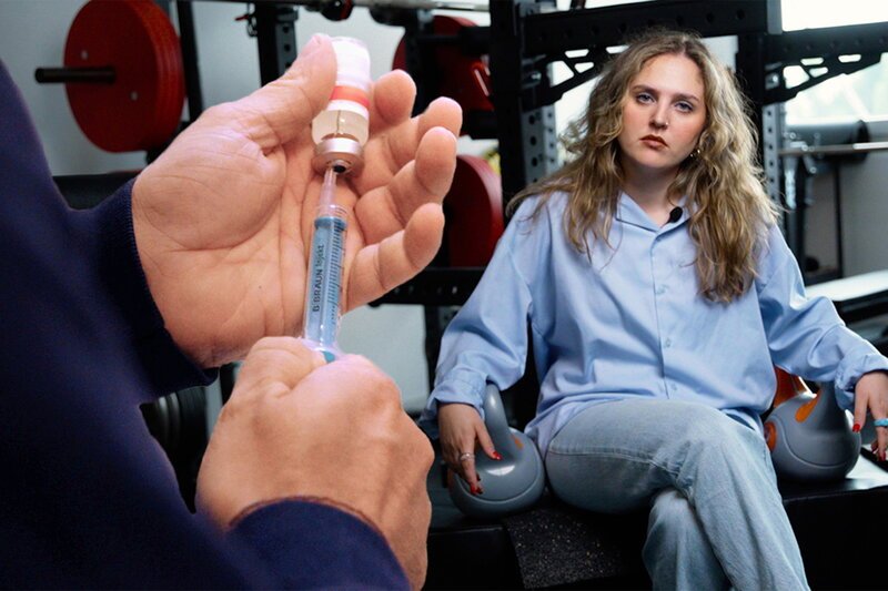 Impact
Doping bei Hobbysportlern - So verbreitet und gefährlich sind Anabolika
Moderatorin Amila Redzic befasst sich für Impact mit dem Thema Anabolika.
SRF – Bild: SF2 Impact
Doping bei Hobbysportlern - So verbreitet und gefährlich sind Anabolika
Moderatorin Amila Redzic befasst sich für Impact mit dem Thema Anabolika.
SRF – Bild: SF2