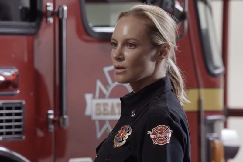 Station 19 Staffel 5 Folge 1: Danielle Savre als Maya Bishop wurde als Captain der Station 19 abgesetzt. – Bild: SRF/​ABC Studios /​ American Broadcasting Companies, Inc.