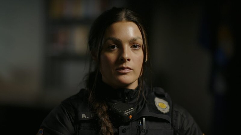 Close Up Master Interview Shot of Ofc. Ariana Imhoff – Bild: Warner Bros. Discovery, Inc.