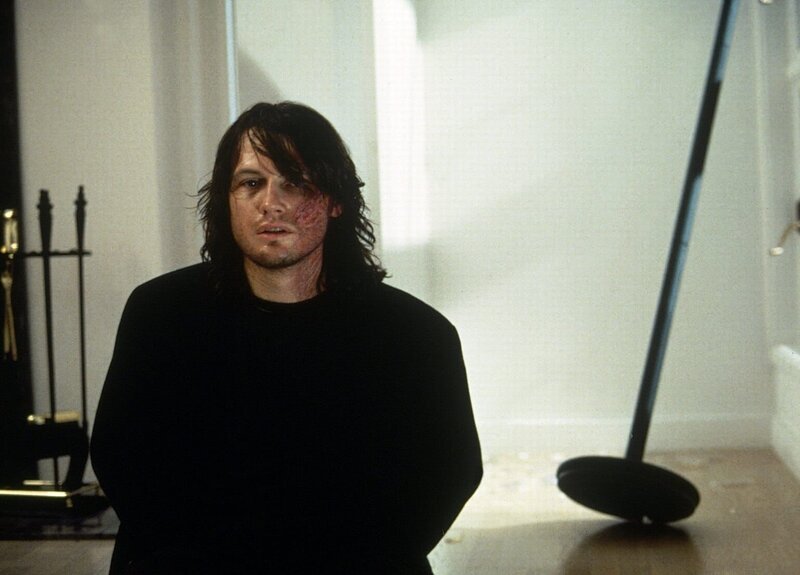 Der sogenannte Sohn (Frank Military) gehört zu einer unheiligen Dreieinigkeit, die wie Vampire leben und ihre Opfer töten. – Bild: ProSieben MAXX