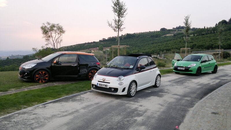 Citroën DS3 Racing, Fiat 500 Abarth oder Renault Clio Cup – welcher Wagen hat am meisten Power? – Bild: RTL /​ © BBC Worldwide 2011“
