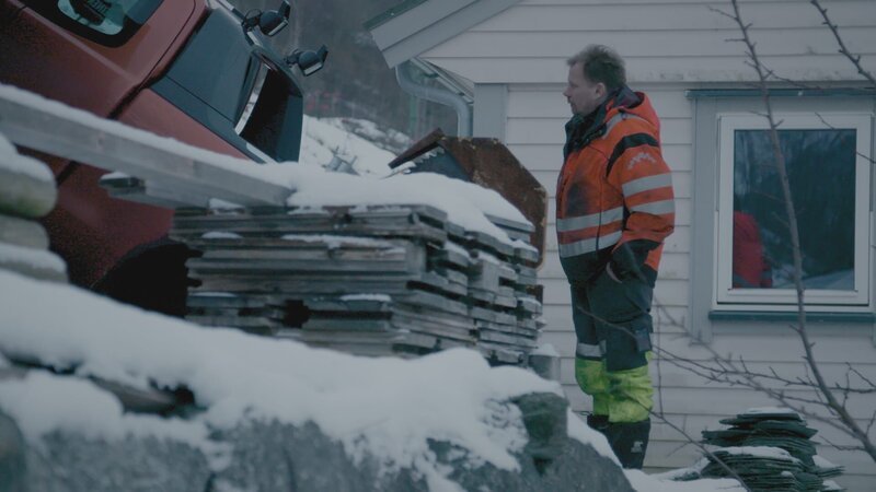 Norway – Thord inspecting the site of a crash. – Bild: National Geographic