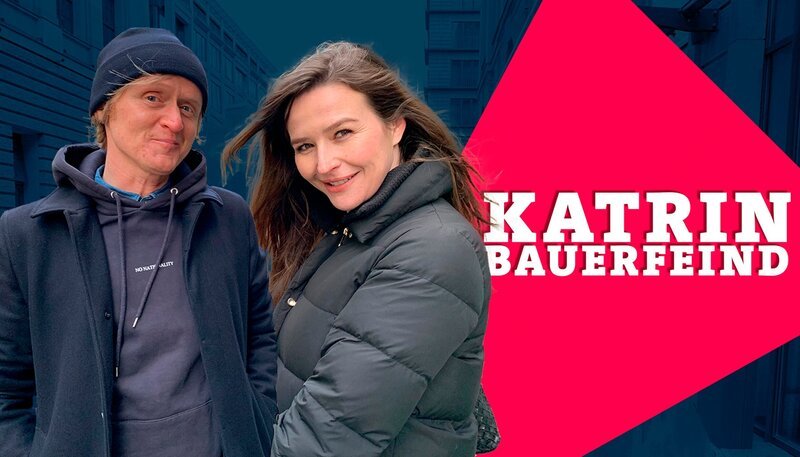 Katrin Bauerfeind ist diesmal am Start. Die Moderatorin und frischgebackene Hefeexpertin checkt die Ware der Konkurrenz ab. Außerdem geht es um „Authenti-zizizität“. Was macht der Teig, wenn er allein ist? Was ist Katrin Bauerfeinds Antrieb im Leben? – Bild: SWR/​dibido.tv