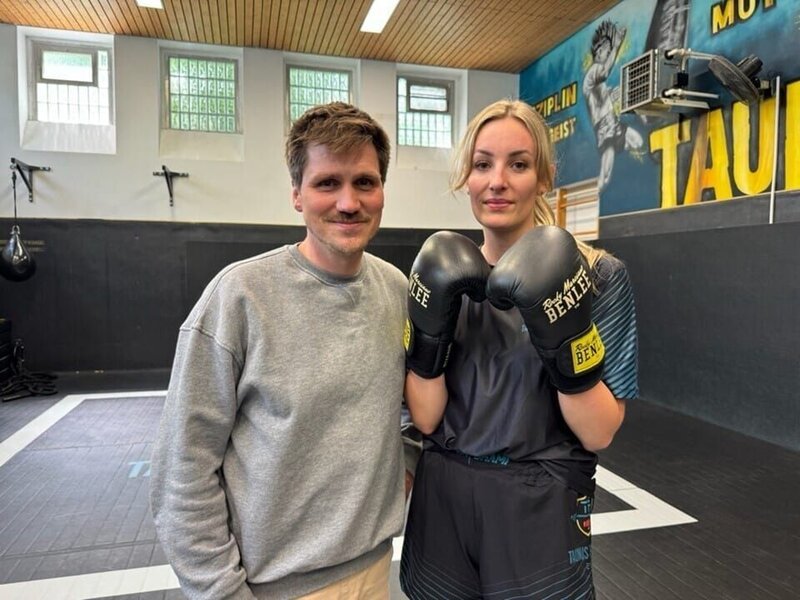 Sarah Becker, hatte schwere Depressionen, aus denen sie sich mühsam herausgekämpft hat. – Bild: Christiane Streckfuß /​ BR