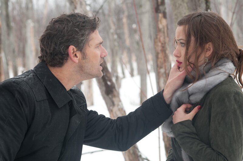 Addison (Eric Bana, l.); Liza (Olivia Wilde, r.) – Bild: STUDIOCANAL /​ Jonathan Wenk