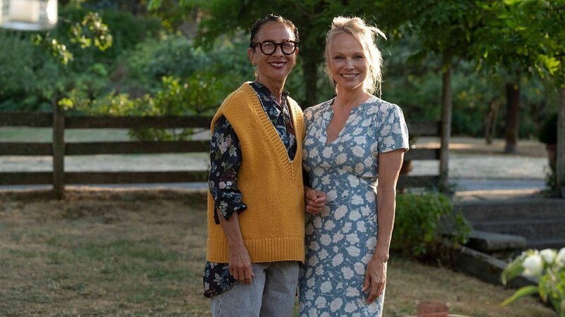 Pamela Anderson (r.) und Nancy Silverton. – Bild: RTL