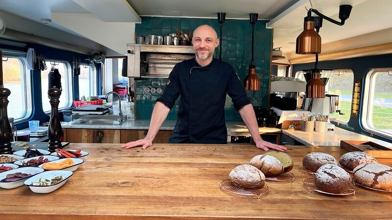 Küchenchef Markus Knauf. – Bild: ZDF und HR/​Tanja Höschele