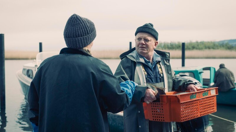 Victoria Ludolf (Magdalena Kronschläger), Paul Steingass (Edi Jäger) – Bild: Manuel Paul /​ BetaFilms