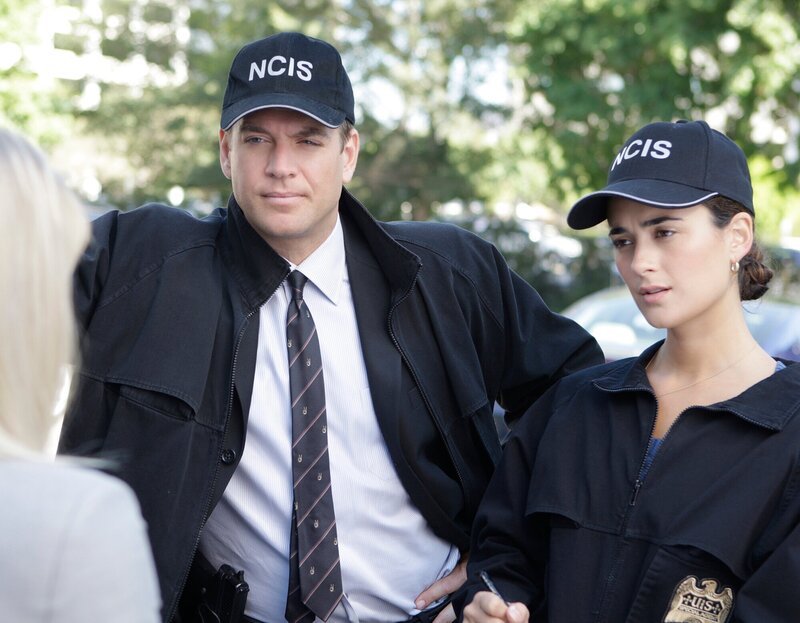 L-R: Ermitteln in einem neuen Fall: Anthony DiNozzo (Michael Weatherly) und Ziva David (Cote de Pablo) … – Bild: AXN