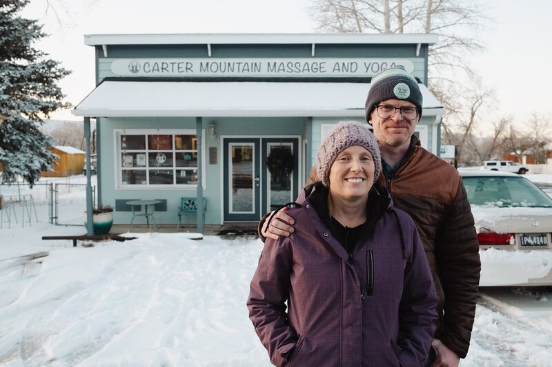 Reporter Die Winzenrieds (Teil 1) Jason Winzenried mit seiner Frau Bethany. Für ihn ist die Lage unter Trump unerträglich geworden, so sehr, dass er ernsthaft überlegt, das Land zu verlassen. – Bild: SRF