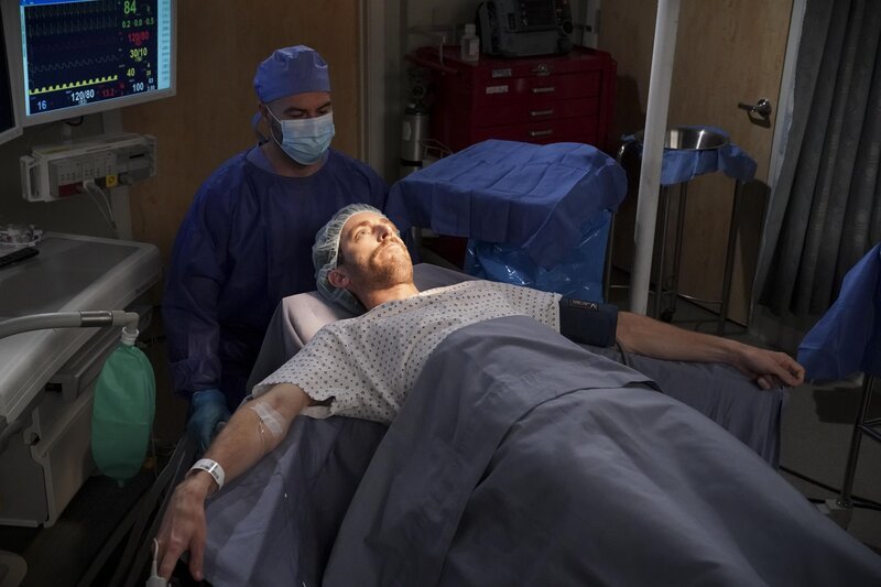 Drew Dunbar (Thomas Middleditch) – Bild: 2021 Warner Bros. Entertainment Inc. All Rights Reserved. /​ Michael Yarish Lizenzbild frei