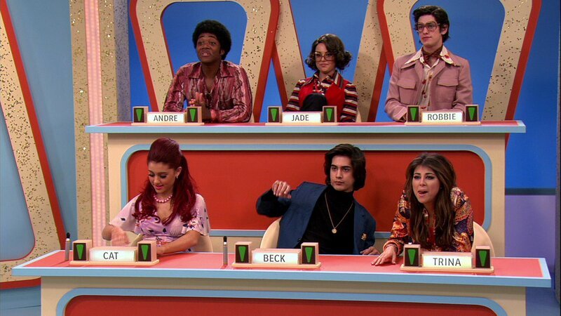 L-R: Cat Valentine (Ariana Grande), André Harris (Leon Thomas III), Jade West (Elizabeth Gillies), Beck Oliver (Avan Jogia), Robbie Shapiro (Matt Bennett), Trina Vega (Daniella Monet). – Bild: ViacomCBS