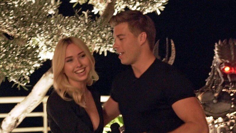 Geburtstagskind Shania tanzt mit dem attraktiven Josh – Bild: RTLZWEI