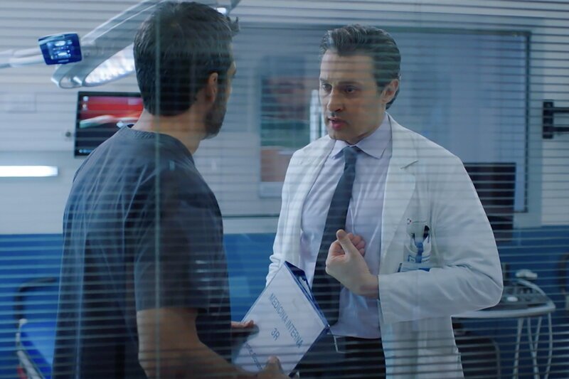 Luca Argentero als Dr. Andrea Fanti, Raffaele Esposito als Dr. Marco Sardoni – Bild: SRF2/​SONY Pictures