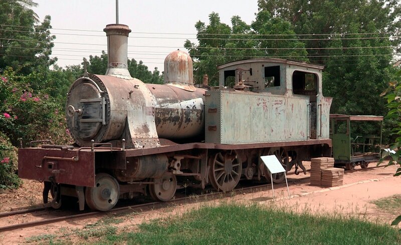 General Kitchener brachte diese Dampflokomotive im Museum aus England mit. – Bild: SWR