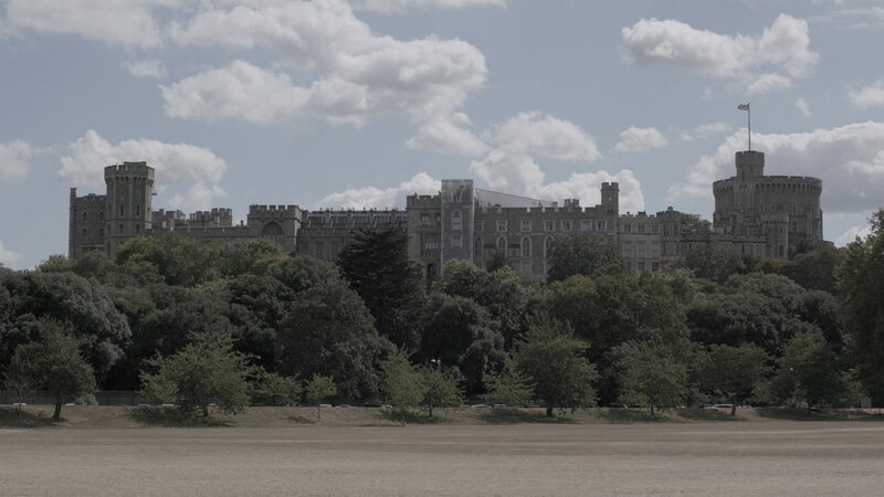 Seit dem 11. Jahrhundert wurde der zentrale Turm mit zahlreichen Schlossbauten erweitert. – Bild: Joachim Seck /​ ZDF