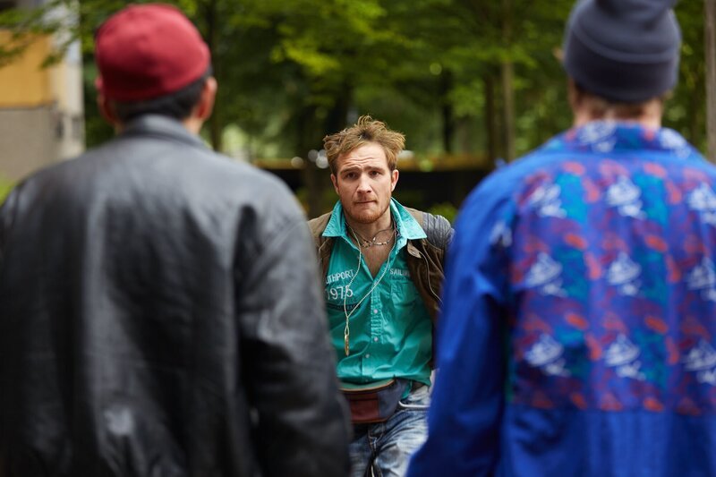 Philip (Frederick Lau, M.), Sol (Eko Fresh, l.), Hardy (Sascha Reimann, r.) – Bild: ZDF/​Efe Cetinoezman