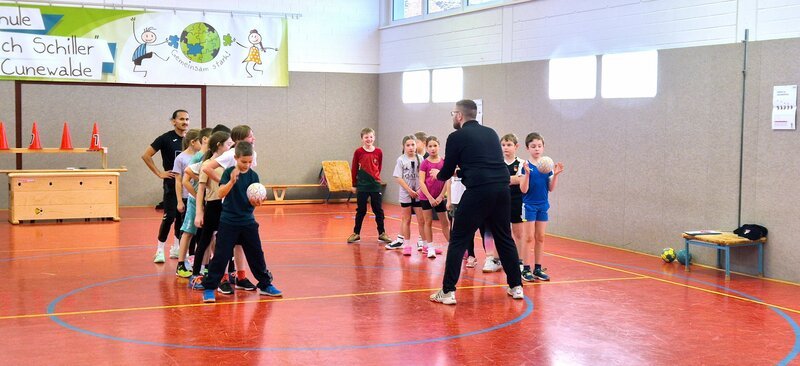 Der Handballverein gewinnt spielerisch Nachwuchs – Bild: MDR