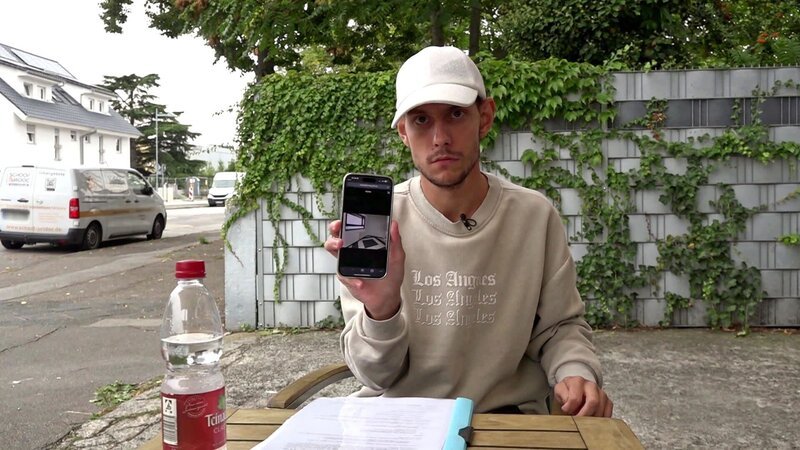 S11E39: Pascal sucht verzweifelt nach einer Wohnung, doch die besichtigte ist zu groß und zu teuer. Zudem gibt es Unklarheiten mit dem Jobcenter, da er sich weigert, eine Maßnahme zu besuchen. Trotzdem hofft er auf eine Zusage des Vermieters. – Bild: RTLZWEI