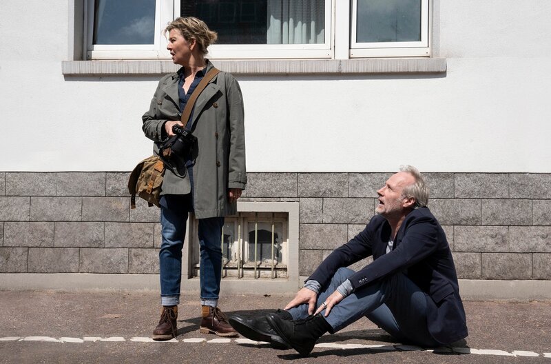 Das Frankfurter «Tatort»-Team wieder im Einsatz: Margarita Broich als Anna Janneke, Wolfram Koch als Paul Brix – Bild: HR/​Degeto/​Bettina Mueller