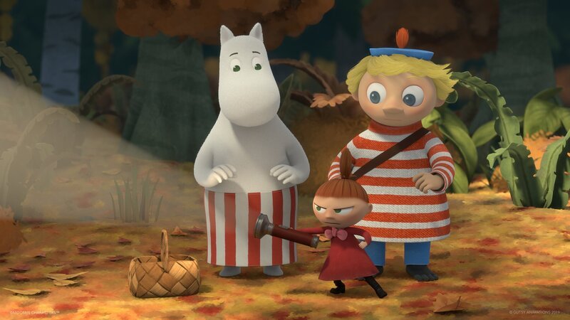 Tuuticki (r.), Kleine Mü (vorne) und Muminmama suchen das unsichtbare Kind. – Bild: ZDF/​Moomin Characters/​Gutsy Animations