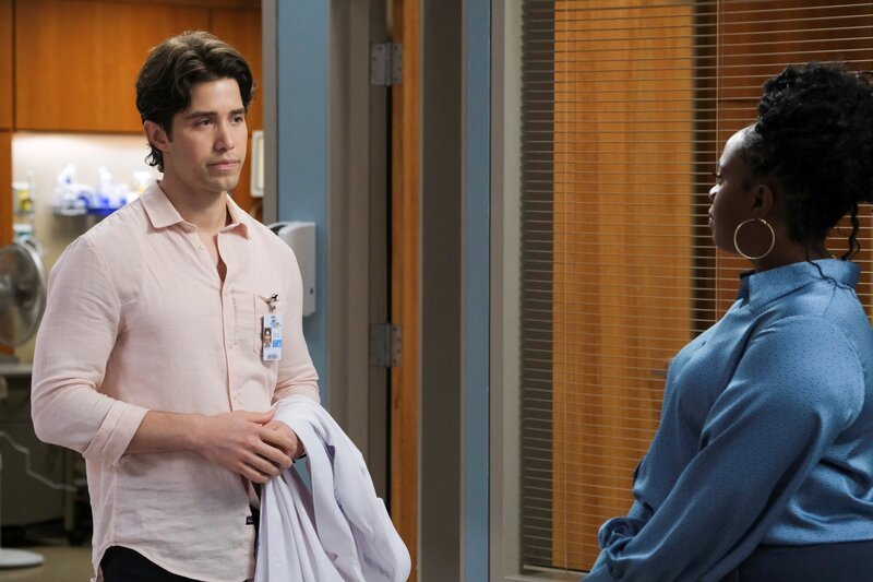 l-r: Dr. Danny Perez (Brandon Larracuente), Dr. Jordan Allen (Bria Henderson) – Bild: American Broadcasting Companies, Inc.