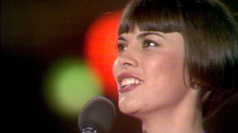 Ein Wiedersehen mit Connie Francis, Siw Malmkvist, Adamo, Roy Black und den unvergessenen Blue Diamonds. Die schönsten Schlager der 60er Jahre von „Schöner fremder Mann“ bis „Ganz in Weiss“. – Mireille Mathieu. – Bild: rbb