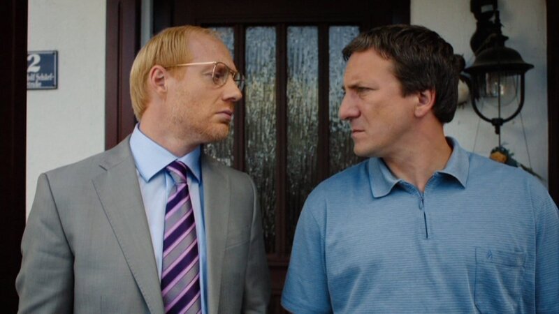 von links: Katzlbrunner (Simon Schwarz) und Gerri Tschach (Robert Palfrader). – Bild: ORF 1