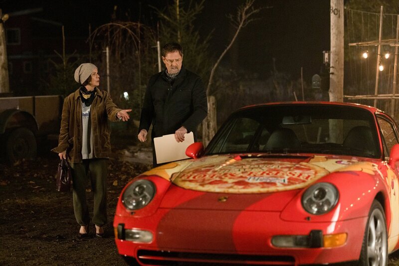 l-r: Jeffrey Nordling als Gus Easton und Marcia Gay Harden als Margaret. – Bild: Justine Yeung