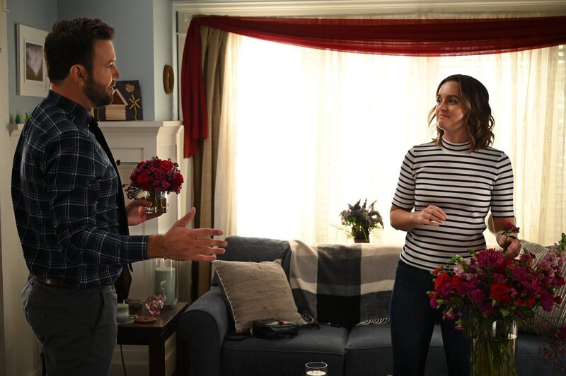 Will Cooper (Taran Killam, l.); Angie D’Amato (Leighton Meester) – Bild: American Broadcasting Companies.