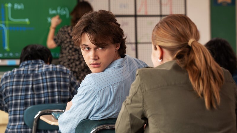 Christopher Briney plays Aaron Samuels in Mean Girls from Paramount Pictures. Photo: Jojo Whilden/Paramount © 2023 Paramount Pictures. – Bild: Jojo Whilden/Paramount Pictures Christopher Briney plays Aaron Samuels in Mean Girls from Paramount Pictures. Photo: Jojo Whilden/Paramount © 2023 Paramount Pictures. – Bild: Jojo Whilden/Paramount Pictures